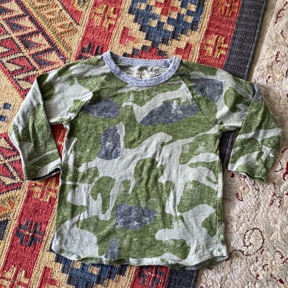 Boys camouflage long sleeve t-shirt. - Picture 1 of 3